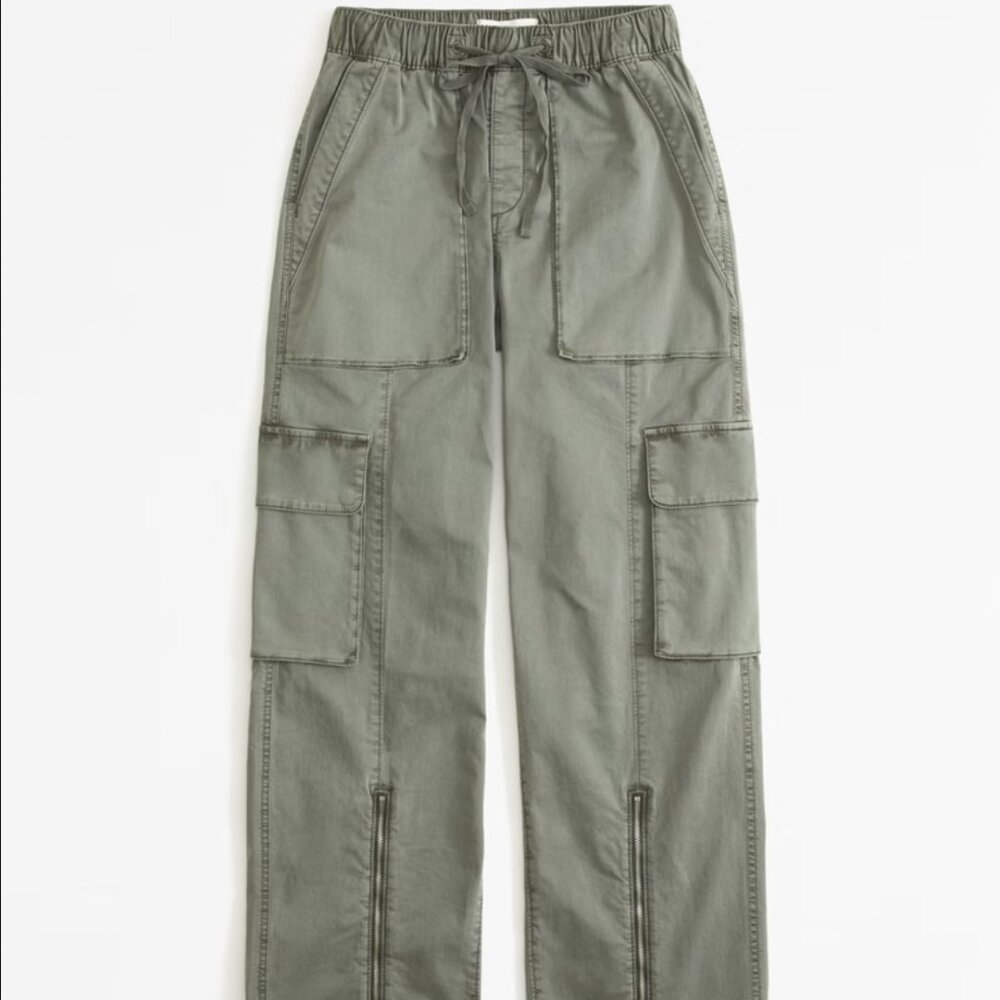 Abercrombie Baggy Cargo Pull-On Pants | Size M | Garment Dyed Gray-Green